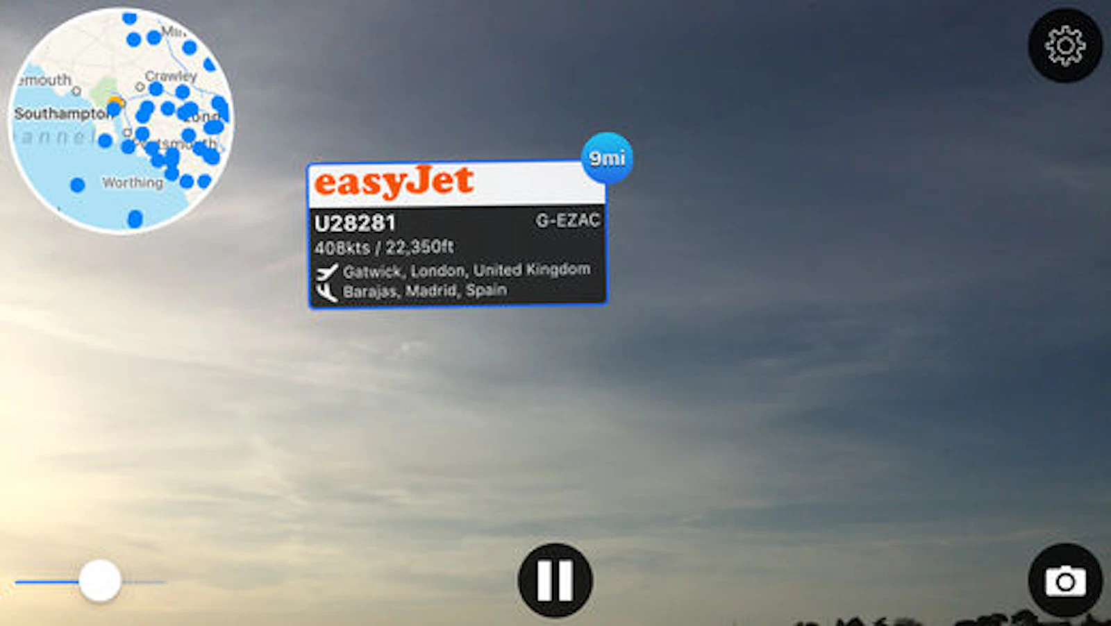 Plane Finder AR screenshot — Look in the sky and see info about the flight overhead